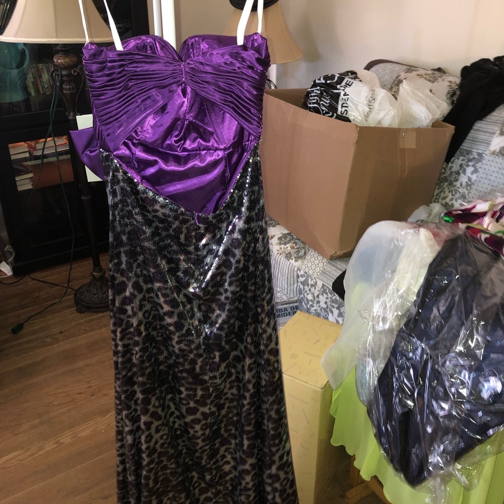 Riva designs size 4 brand new